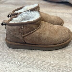 Kids ultra mini Ugg slippers